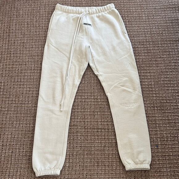 Fear of God Essentials Cream Sweatpants Small | Minimal Logo Fleece Joggers - Picture 1 of 6